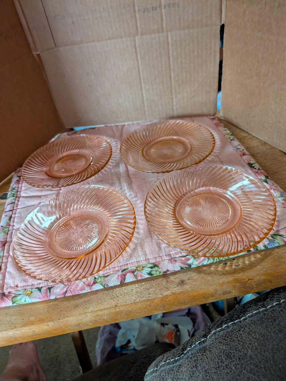 Vintage-Style Pink Depression Glass Dessert Plates - Set of 4